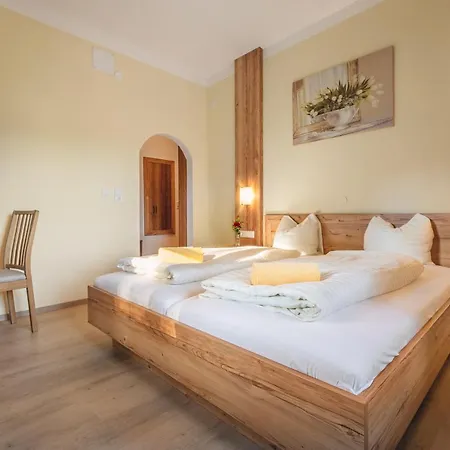 Landgasthof Allerberger 3* فالس